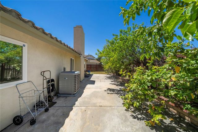 7480 Harvard Court, Fontana, CA 92336