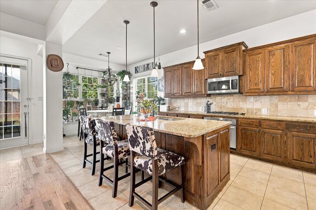 1205 Jasmine Street, Lantana, TX 76226