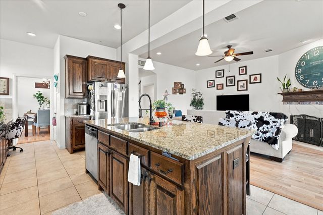 1205 Jasmine Street, Lantana, TX 76226