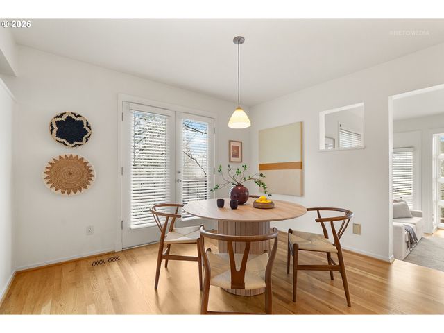 2801 Sw HILLSBORO St, Portland, OR 97239