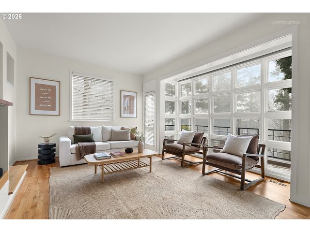 2801 Sw HILLSBORO St, Portland, OR 97239