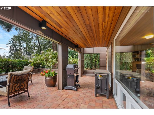 2801 Sw HILLSBORO St, Portland, OR 97239