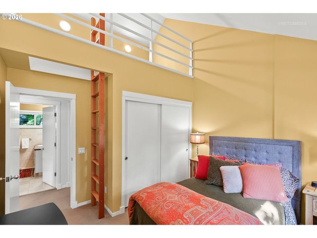 2801 Sw HILLSBORO St, Portland, OR 97239