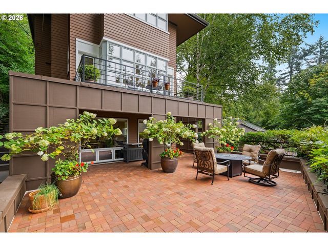 2801 Sw HILLSBORO St, Portland, OR 97239