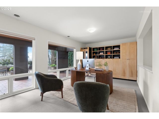 2801 Sw HILLSBORO St, Portland, OR 97239