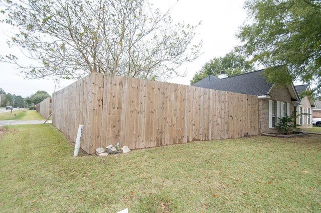 6305 Austin Circle, Lumberton, TX 77657