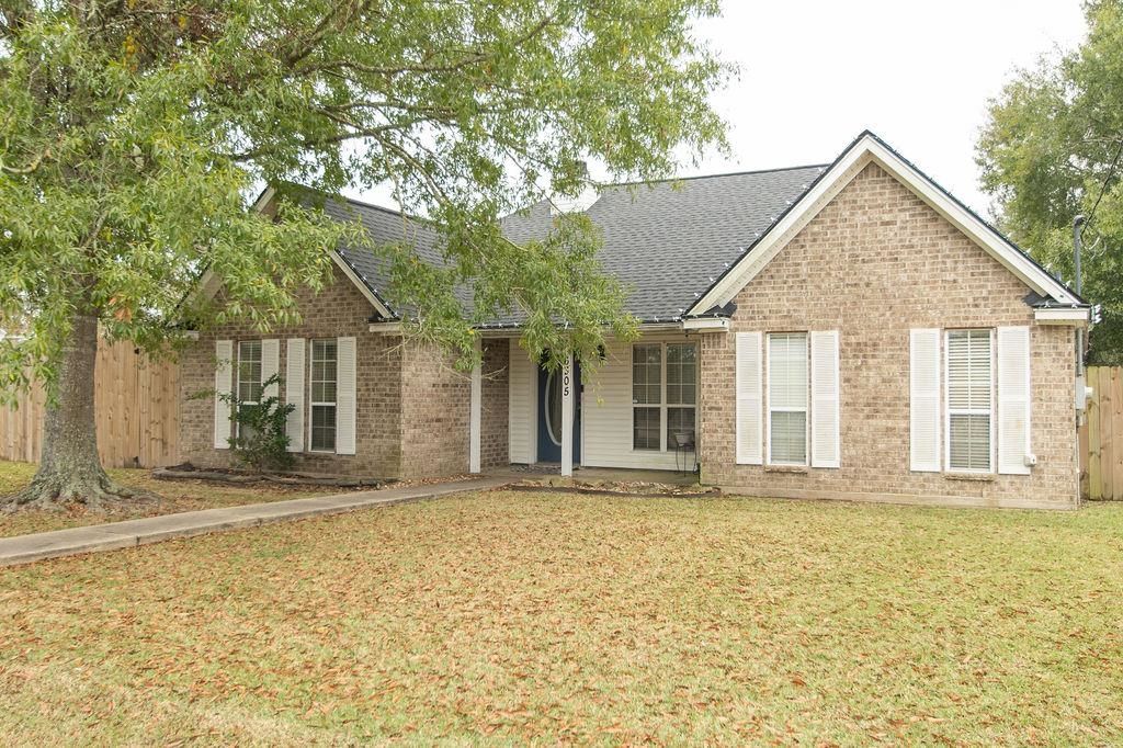 6305 Austin Circle, Lumberton, TX 77657