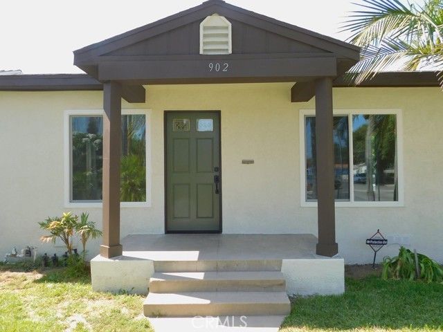 902 E 6th Street, Pomona, CA 91766