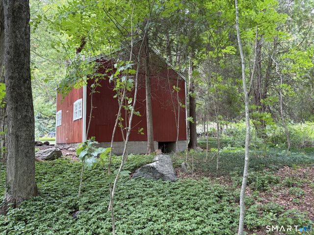 42 Couch Road, Washington, CT 06777
