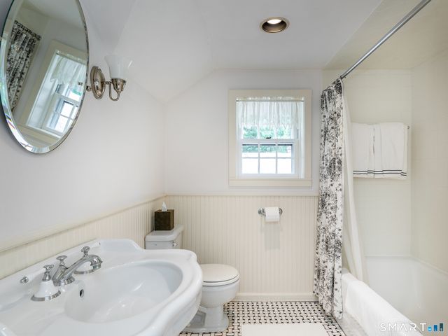 42 Couch Road, Washington, CT 06777