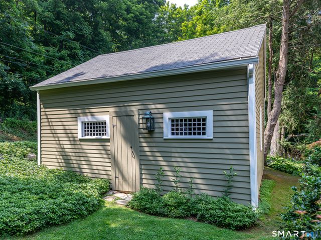 42 Couch Road, Washington, CT 06777