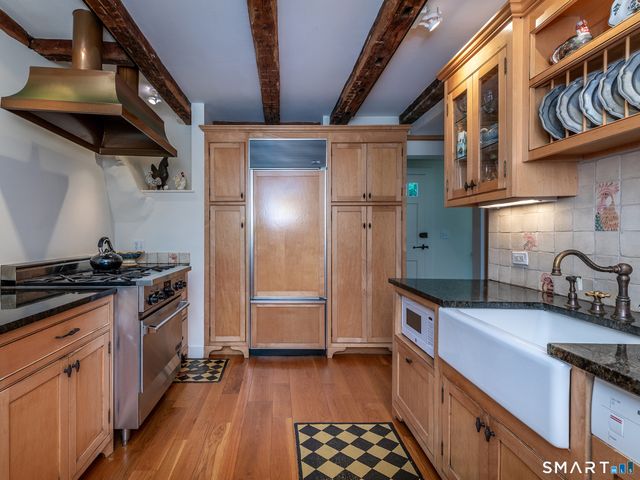 42 Couch Road, Washington, CT 06777