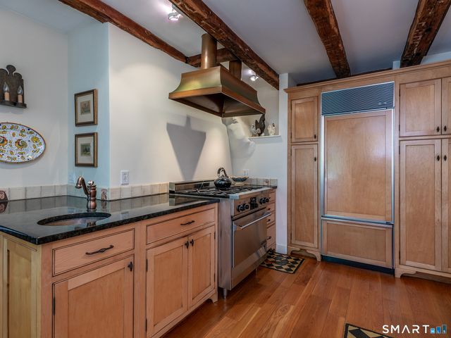 42 Couch Road, Washington, CT 06777