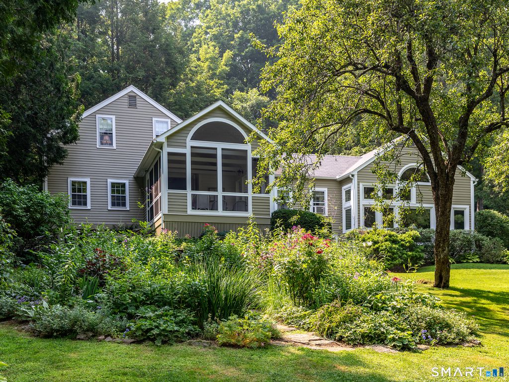 42 Couch Road, Washington, CT 06777