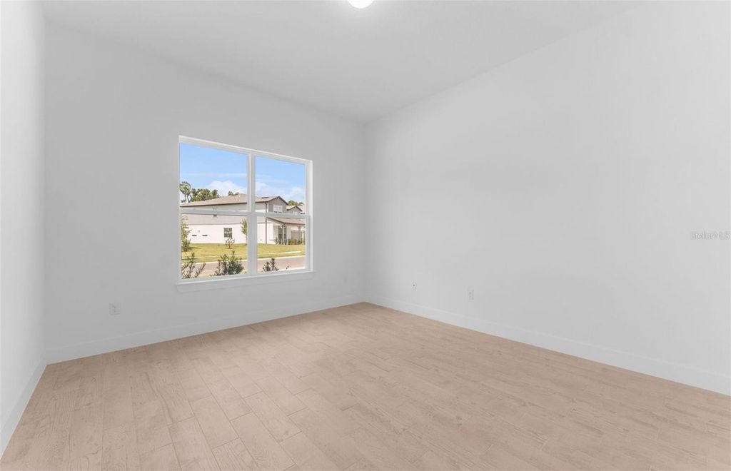 Image 11 of property listing at 5189 EVERLONG DRIVE, Apollo Beach, FL 33572