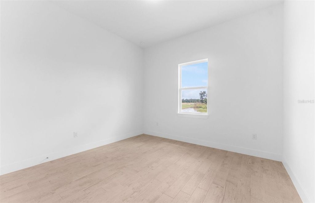 Image 13 of property listing at 5189 EVERLONG DRIVE, Apollo Beach, FL 33572