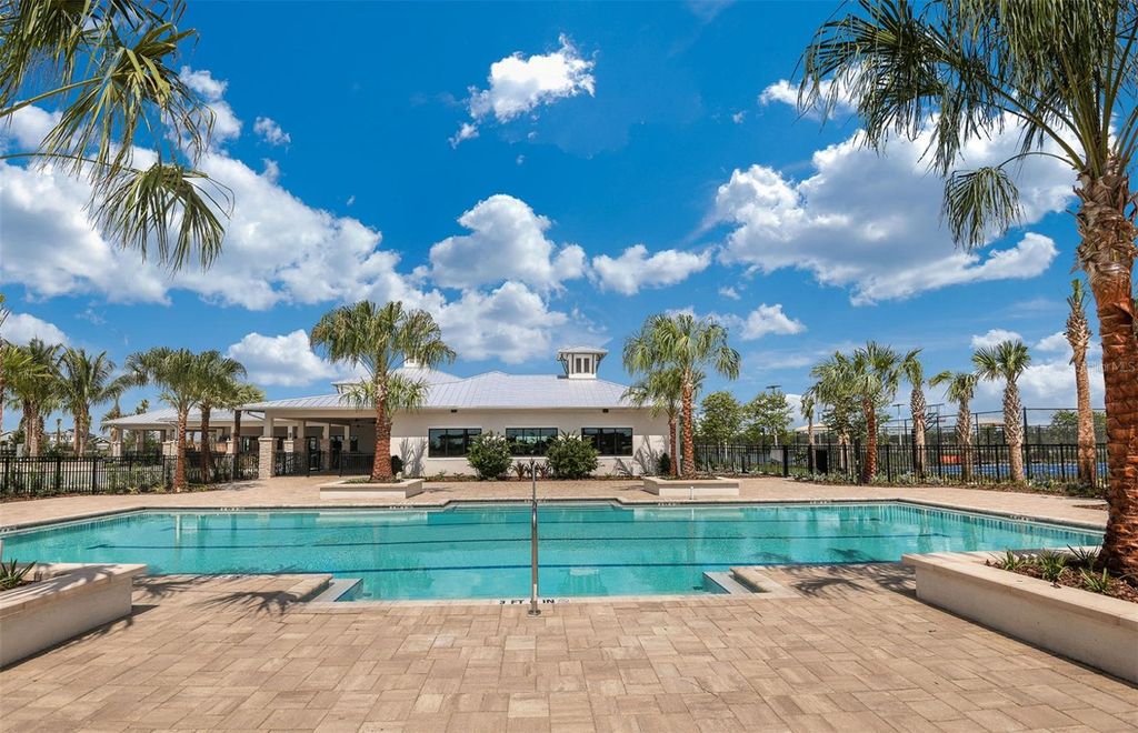 Image 18 of property listing at 5189 EVERLONG DRIVE, Apollo Beach, FL 33572