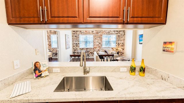 1064 N TAMIAMI TRAIL 1320, Sarasota, FL 34236
