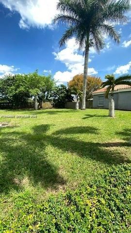 21080 SW 242nd St, Homestead, FL 33031