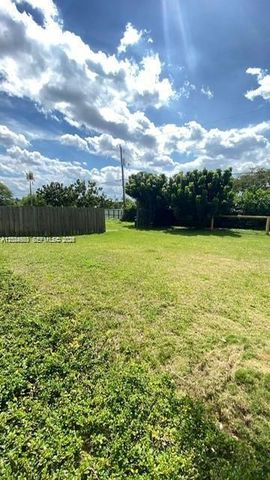 21080 SW 242nd St, Homestead, FL 33031