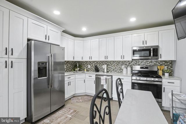 3815 N ROGERS AVE, Baltimore, MD 21207