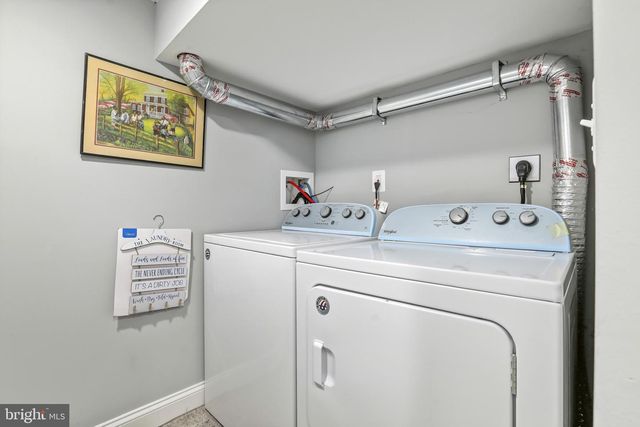 3815 N ROGERS AVE, Baltimore, MD 21207