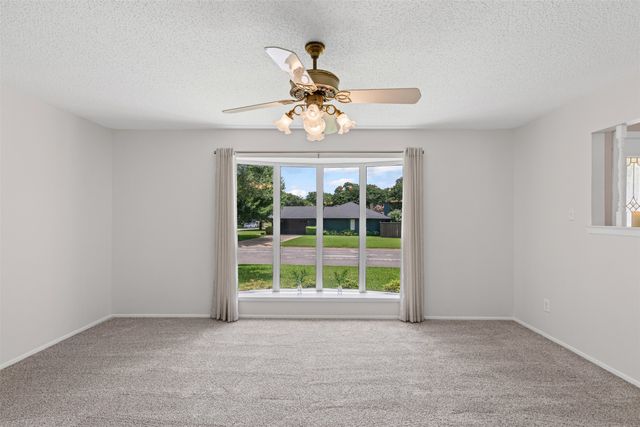 3915 Glenbrook Drive, Arlington, TX 76015