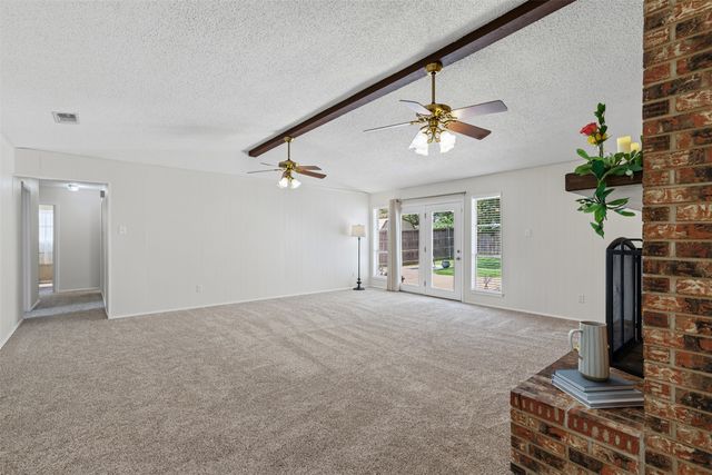 3915 Glenbrook Drive, Arlington, TX 76015