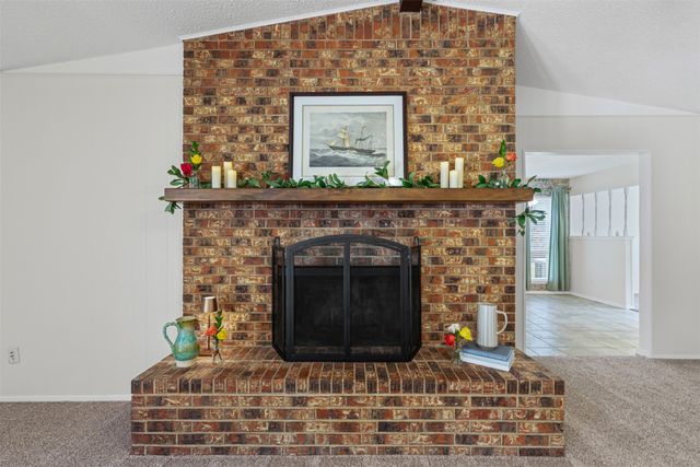 3915 Glenbrook Drive, Arlington, TX 76015