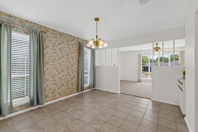 3915 Glenbrook Drive, Arlington, TX 76015