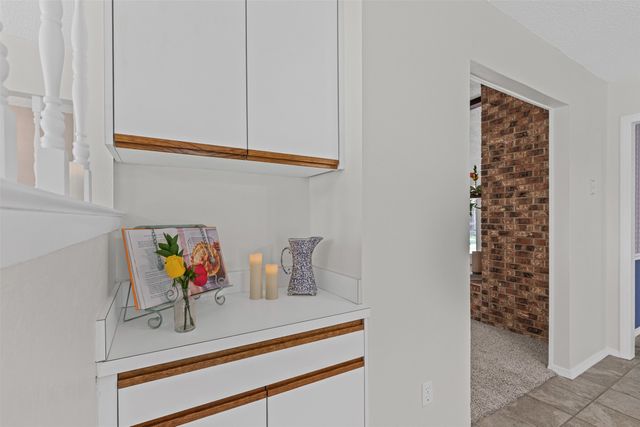 3915 Glenbrook Drive, Arlington, TX 76015