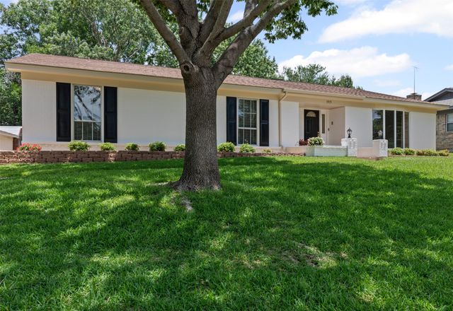 3915 Glenbrook Drive, Arlington, TX 76015