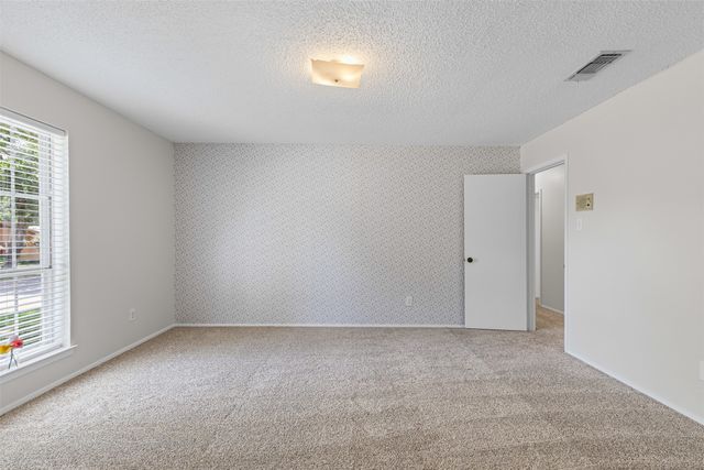 3915 Glenbrook Drive, Arlington, TX 76015