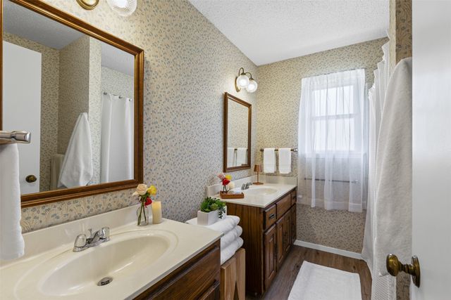 3915 Glenbrook Drive, Arlington, TX 76015
