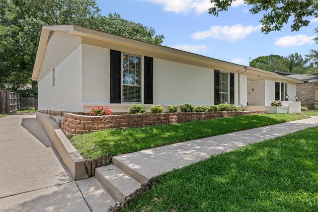 3915 Glenbrook Drive, Arlington, TX 76015