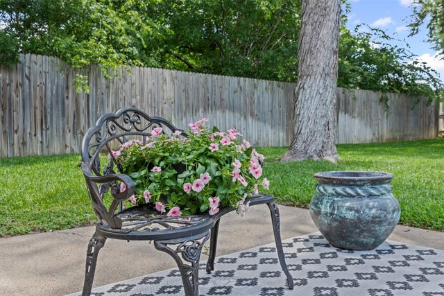 3915 Glenbrook Drive, Arlington, TX 76015