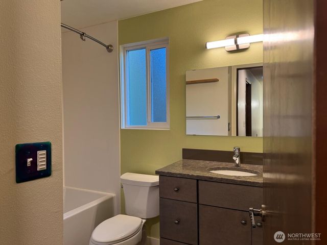 4203 Timberline Drive SE, Lacey, WA 98503