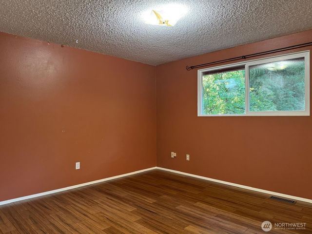 4203 Timberline Drive SE, Lacey, WA 98503