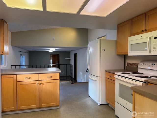 4203 Timberline Drive SE, Lacey, WA 98503