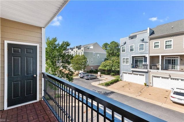 4907 Settlers Market BLVD, Williamsburg, VA 23188
