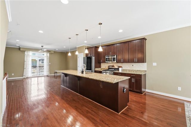 4907 Settlers Market BLVD, Williamsburg, VA 23188