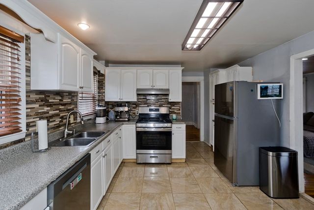 15 Monticello Ave, Springfield, MA 01109