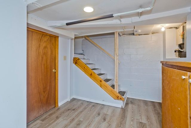 15 Monticello Ave, Springfield, MA 01109
