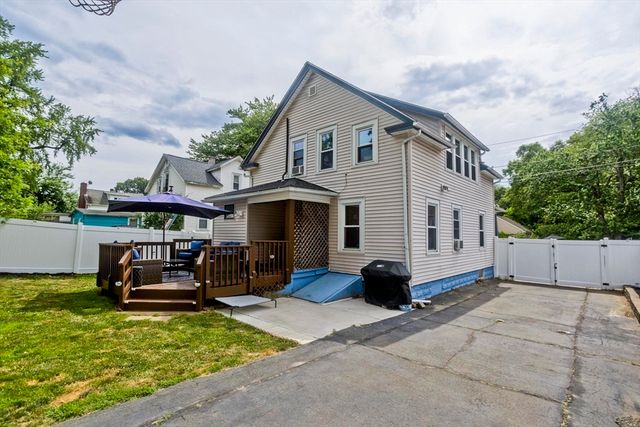 15 Monticello Ave, Springfield, MA 01109