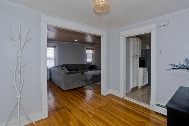 15 Monticello Ave, Springfield, MA 01109