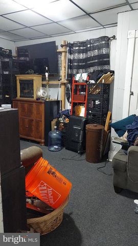 825 WALNUT AVE, Trenton, NJ 08609