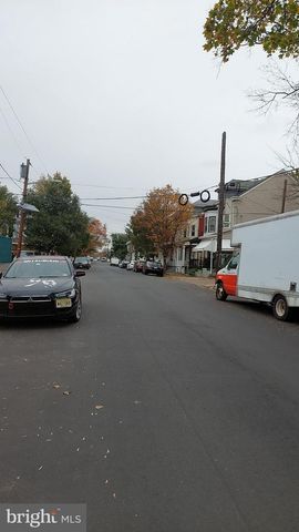 825 WALNUT AVE, Trenton, NJ 08609