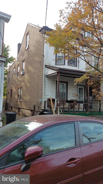 825 WALNUT AVE, Trenton, NJ 08609