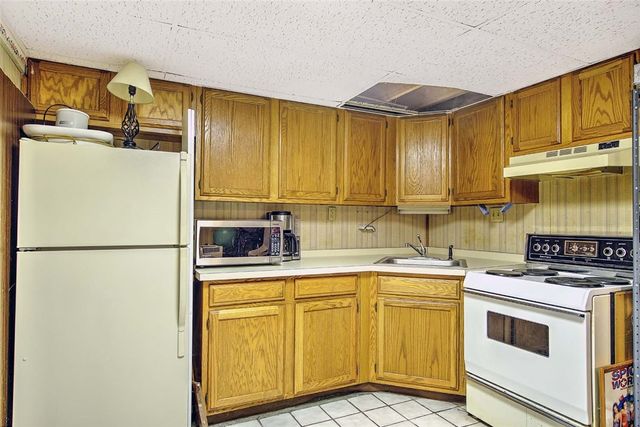 72 Vermont Street, Cranston, RI 02920