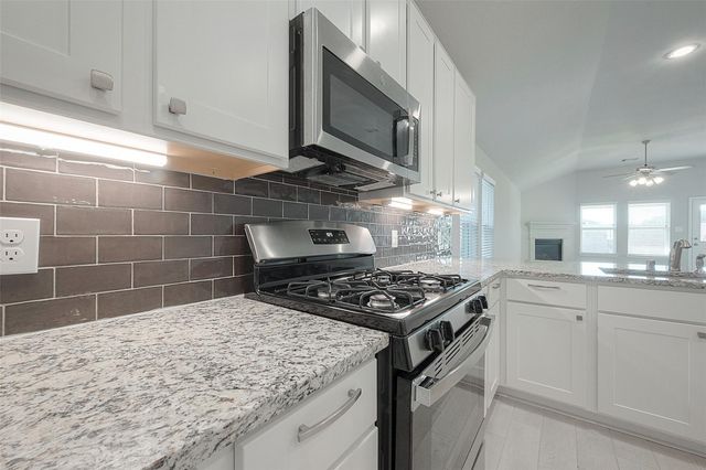 32627 Dew Crest Street, Fulshear, TX 77423